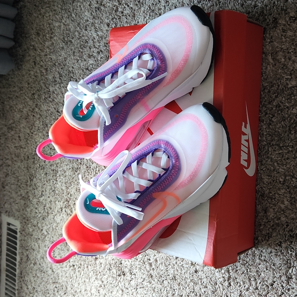 Women's Nike Air Max 2090